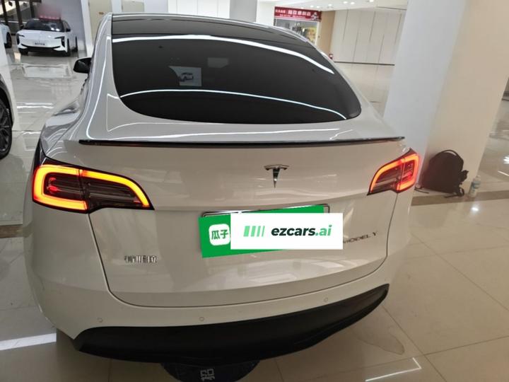 Model Y 2022 Facelift Long Range AWD photo 3
