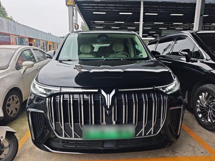 Voyah Dreamer 2024 PHEV Extended Range Premium photo 2