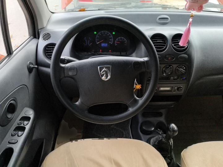 2012 Facelift 1.0L MT P-TEC Standard photo 6
