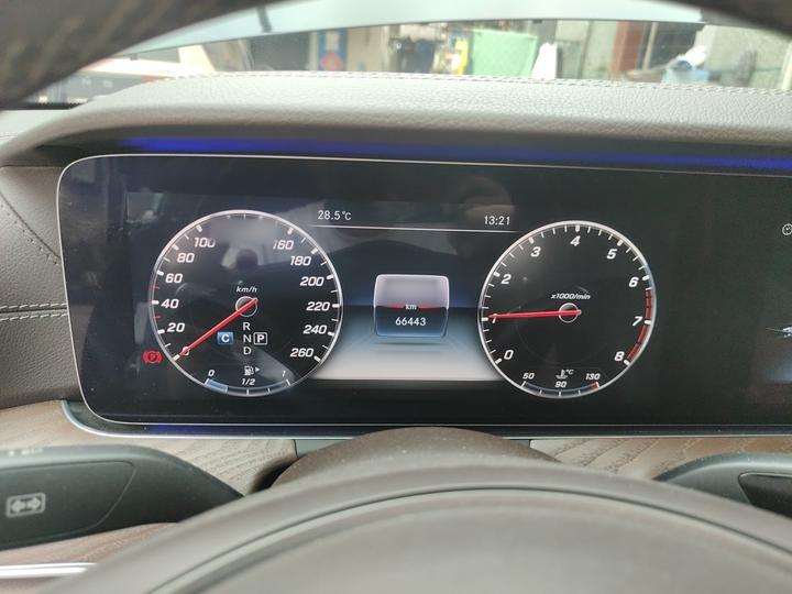 E-Class 2018 E 300 L Luxury photo 4
