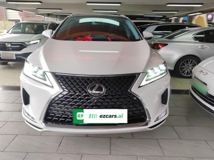 RX 2020 Facelift 300 AWD Elegant photo 2