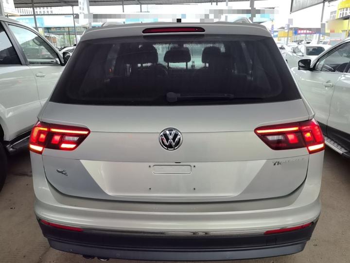 Tiguan L 2017 330TSI AT RWD Luxury photo 3