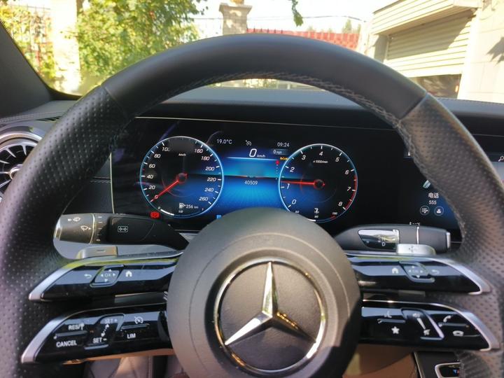 E-Class 2022 Facelift E 300 L Sport Luxury photo 4