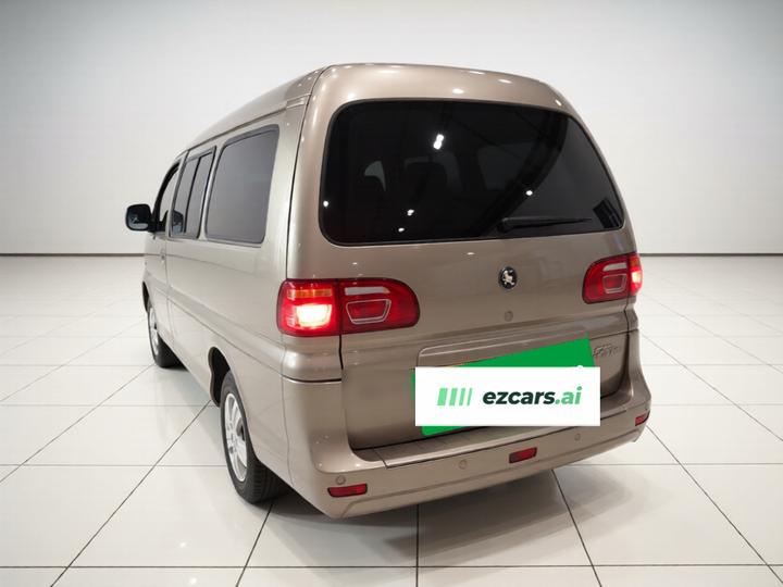 Lingzhi 2023 M5L 1.6L Comfort 7-Seater photo 4
