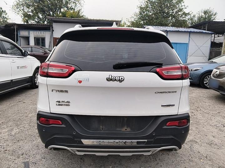 Cherokee 2016 2.4L Leading photo 3