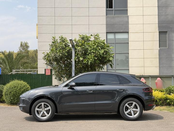 2017 Macan 2.0T photo 4