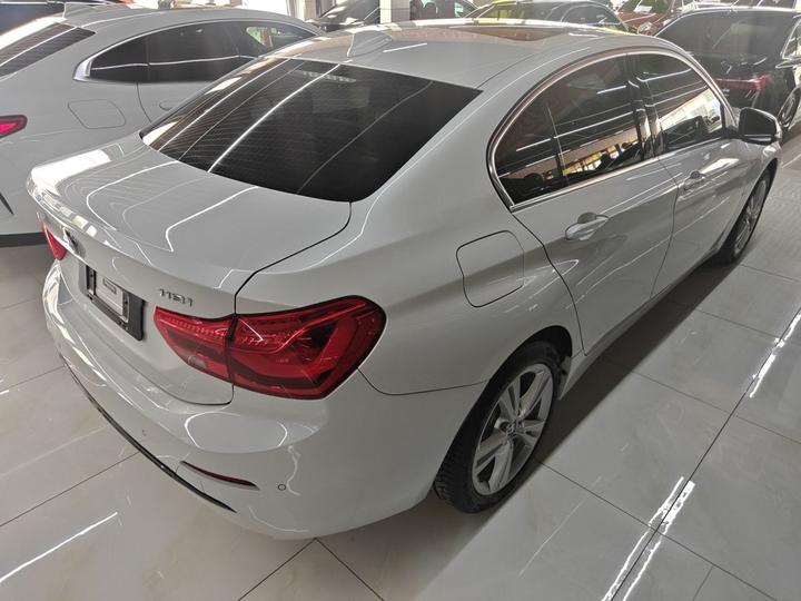 1 Series 2017 118i Design Package photo 4
