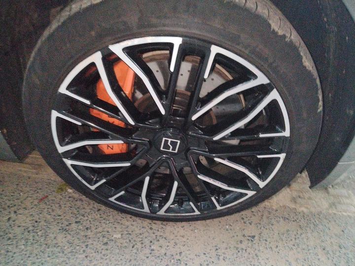 001 2024 YOU 100kWh AWD photo 8