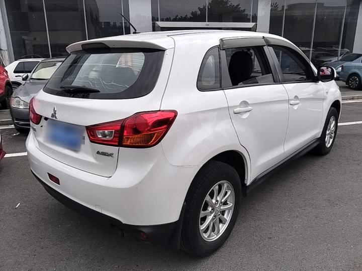 ASX 2013 2.0L CVT RWD Elite photo 4