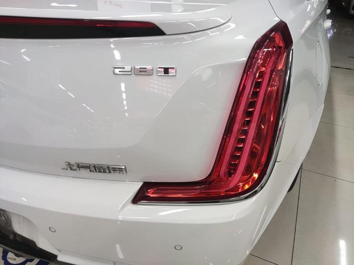 XTS 2018 28T Tech photo 7