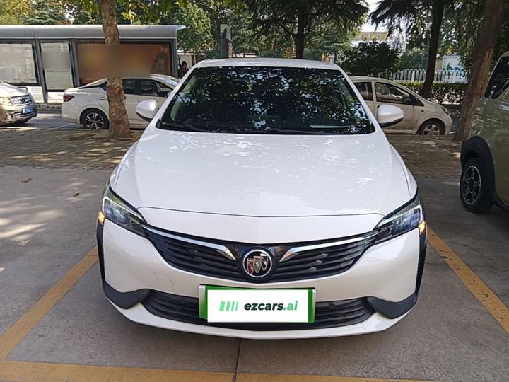 6 2020 PHEV Fashion photo 2