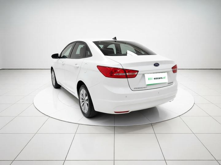 Escort 2015 1.5L AT Comfort photo 4