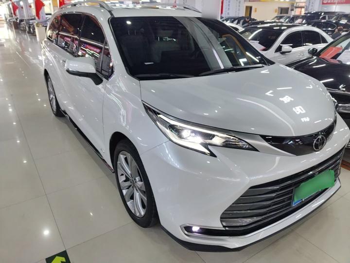 Sienna 2024 2.5L Hybrid Premium photo 3