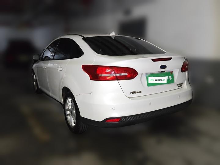 Focus 2017 Sedan EcoBoost 125 AT Fashion photo 4