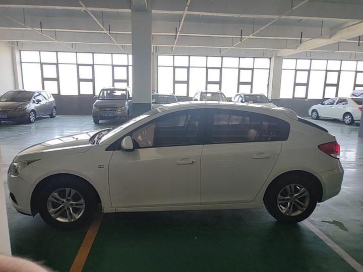 2015 Hatchback 1.6L MT Comfort photo 4