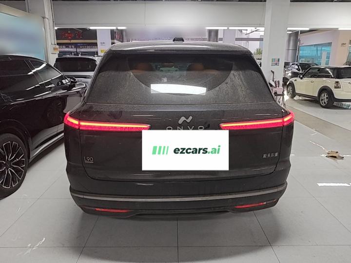 L90 2025 Max 6-Seater 60 photo 3