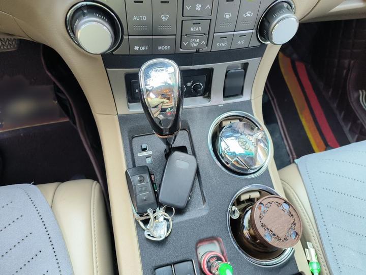 Highlander 2011 2.7L RWD 7-Seater Luxury photo 6