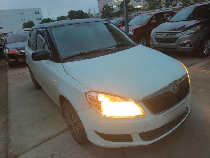 Fabia 2014 1.4L MT photo 3