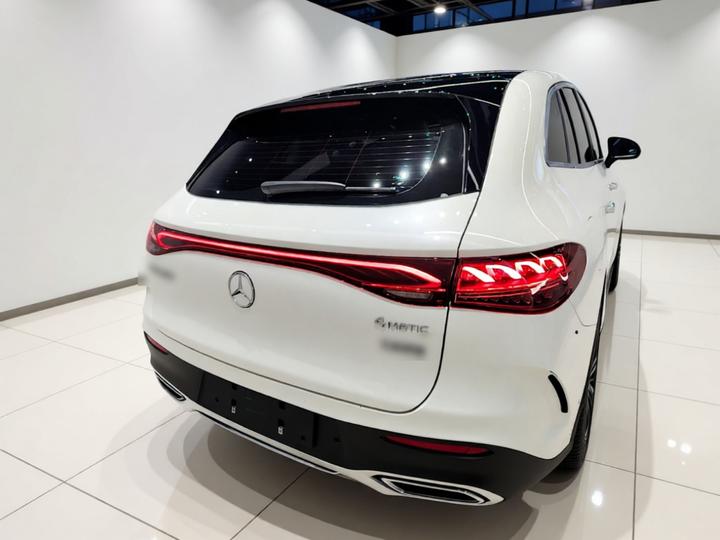 EQE SUV 2023 350 4MATIC Luxury photo 5