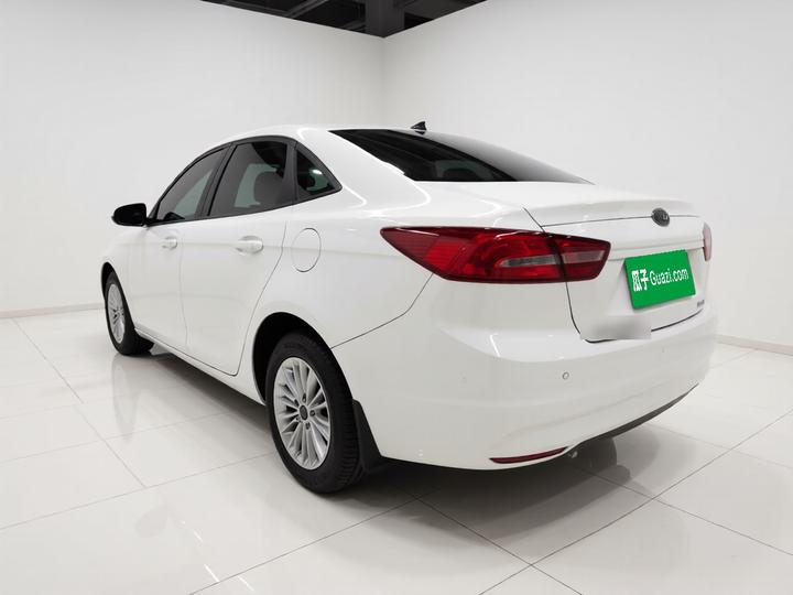 Escort 2017 1.5L MT Comfort photo 4