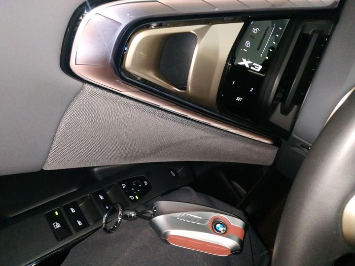 X3 2025 xDrive30L Leading M Sport Package photo 8