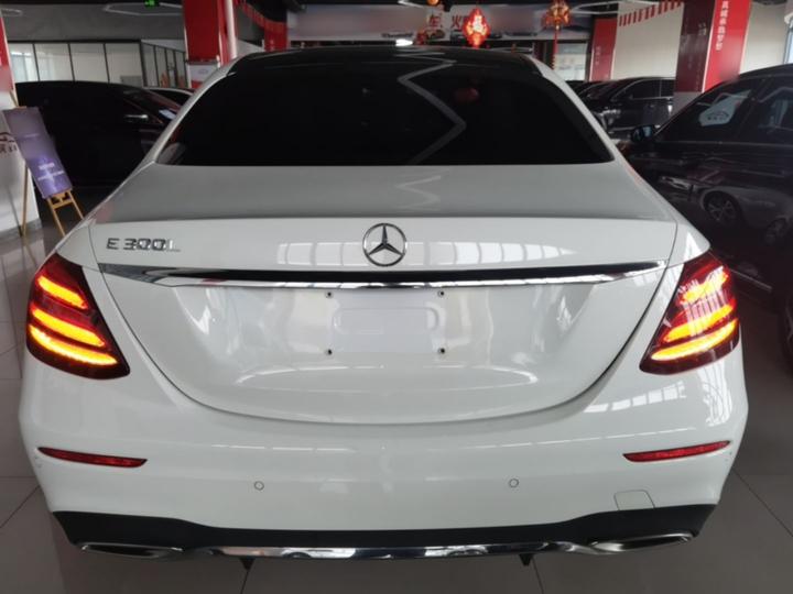 E-Class 2020 E 300 L Sport Luxury photo 3