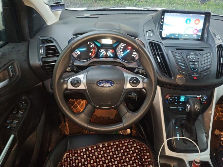Kuga 2015 1.5L GTDi RWD Comfort photo 7