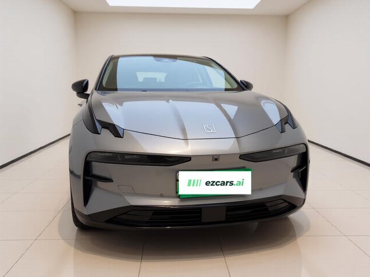 X 2024 5-Seater AWD photo 2