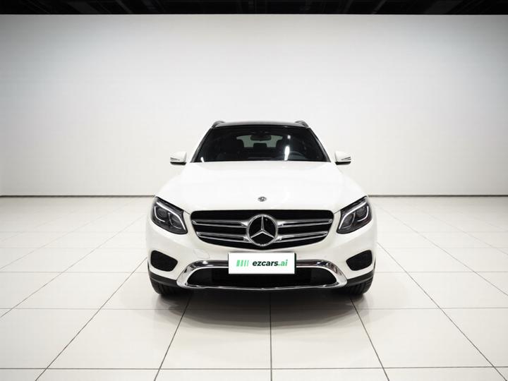 GLC 2017 GLC 200 4MATIC photo 3