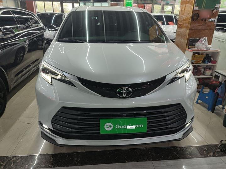 Sienna 2024 2.5L Hybrid AWD Premium photo 2