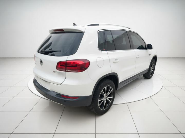 Tiguan 2016 300TSI AT AWD Luxury photo 6
