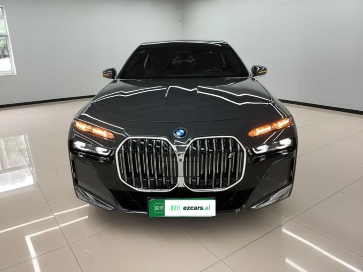 i7 2023 eDrive50L Exclusive M Sport Package photo 2