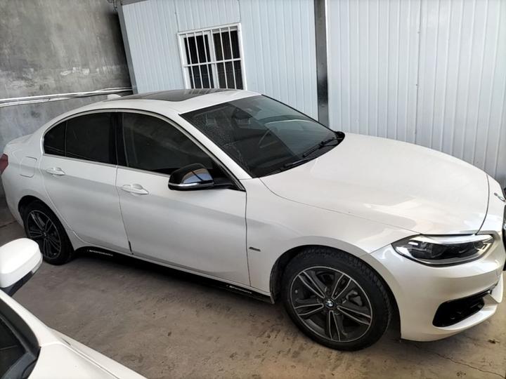 1 Series 2017 118i Sport photo 3