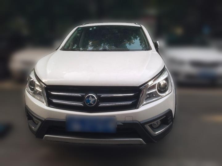 T70X 2015 2.0L MT Sport photo 2