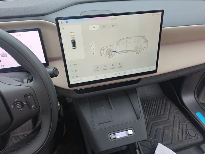 XC70 Hybrid 2026 RWD Long Range Core photo 7