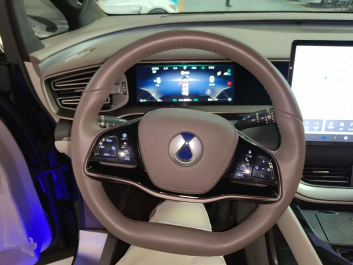 D9 2022 DM-i 970 AWD Flagship photo 2