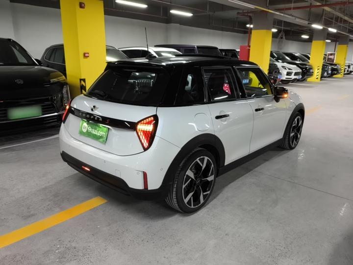 2025 2.0T COOPER S 5-Door photo 6