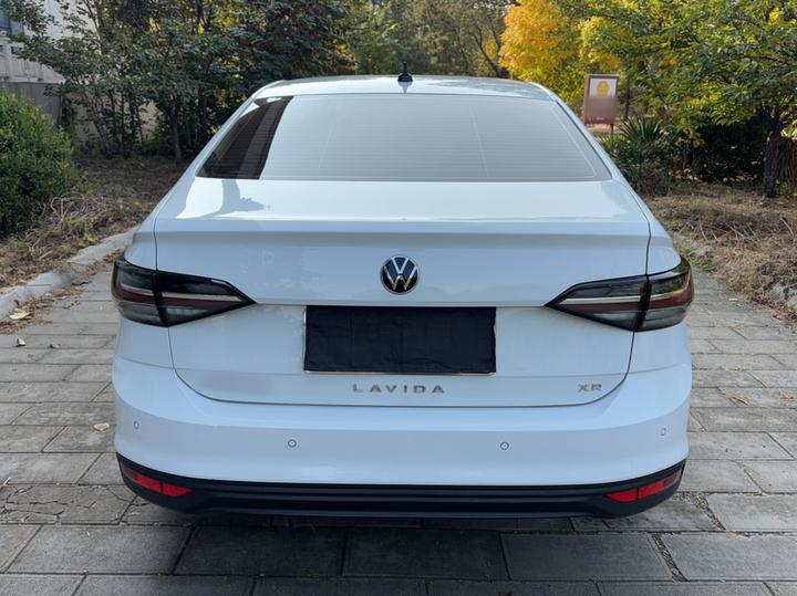 Lavida 2023 1.5L AT photo 3