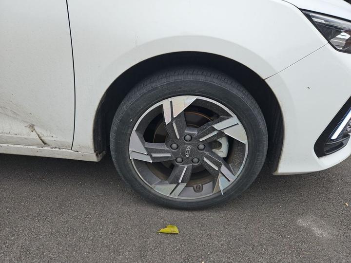 Emgrand L HiP 2022 1.5TD-DHT Pro 100KM Super photo 8