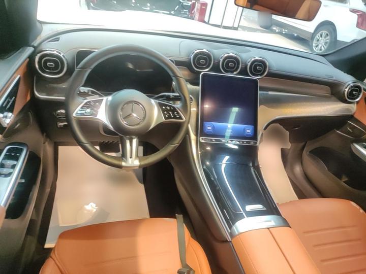 GLC 2024 GLC 260 L 4MATIC Dynamic 5-Seater photo 5