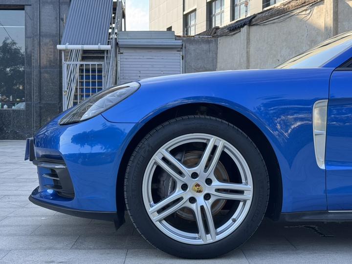 2017 Panamera Executive Extended 3.0T photo 7