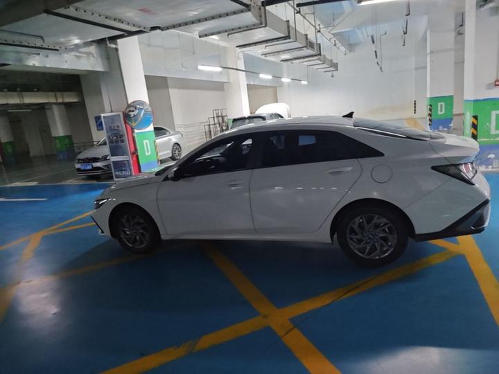 Elantra 2026 1.5L CVT GLS Leading photo 3