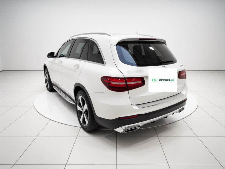 GLC 2016 GLC 260 4MATIC Luxury photo 4