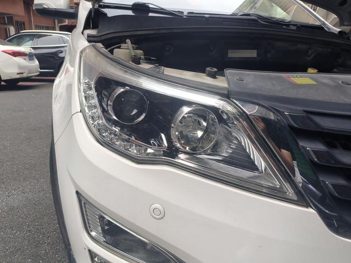 560 2015 1.8L MT Luxury photo 7