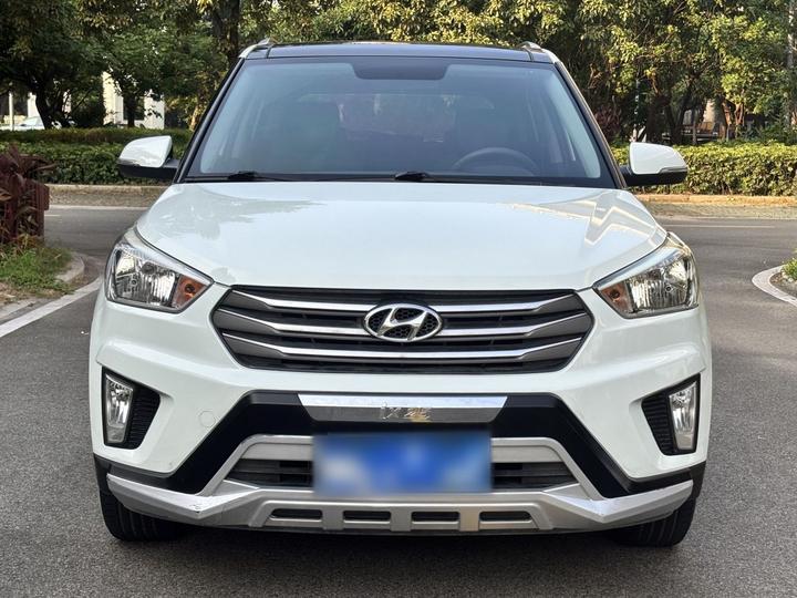 ix25 2015 1.6L AT RWD Smart GLS photo 2