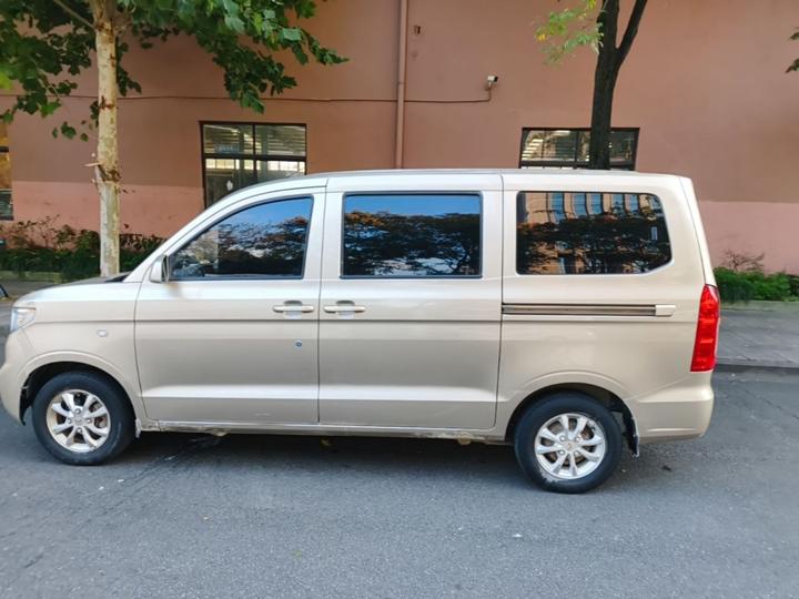 Wuling Hongguang V 2022 1.5L LAR photo 4