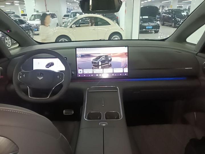 Leapmotor D99 2026 EREV 480 Flagship photo 5