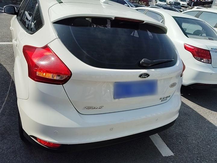 Focus 2017 Hatchback EcoBoost 125 AT Fashion photo 5