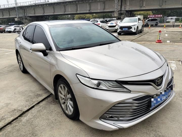 Camry 2018 2.0G Luxury photo 3