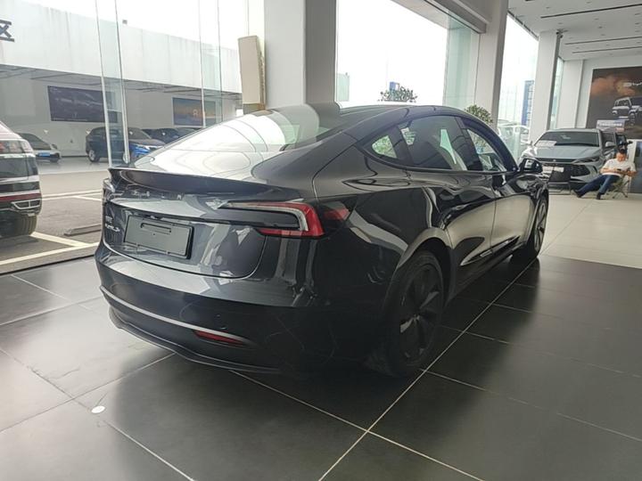 Model 3 2025 Long Range AWD photo 4